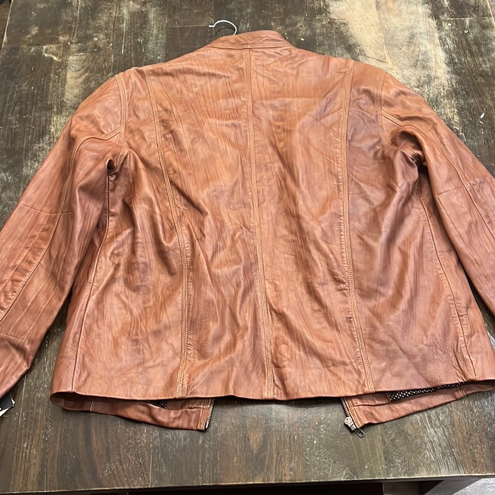 Leather jacket - Picture 2 of 3